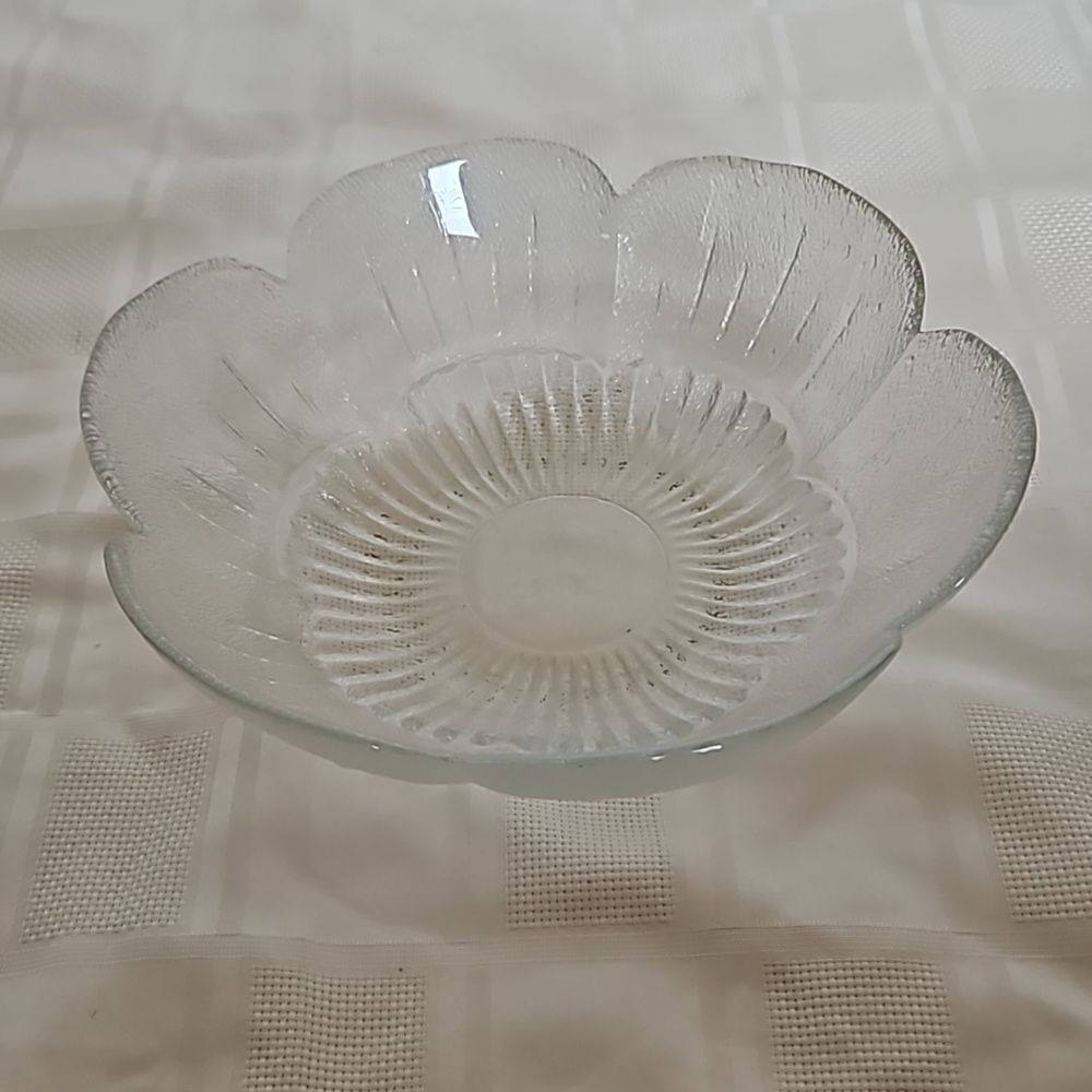 Clear Glass Fruit Bowl 10"-10" - Picture 8 of 16